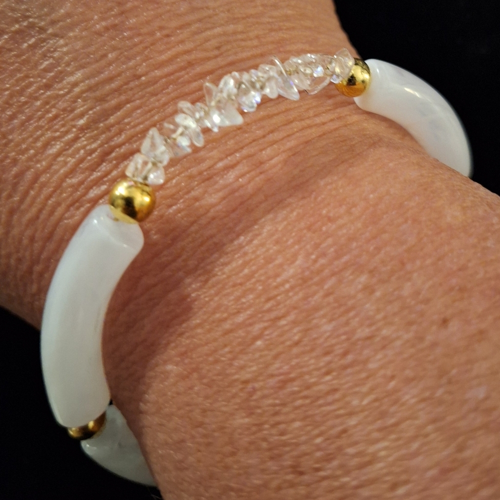 Elegant White and Gold Women's Bracelet - Picture 2 of 4